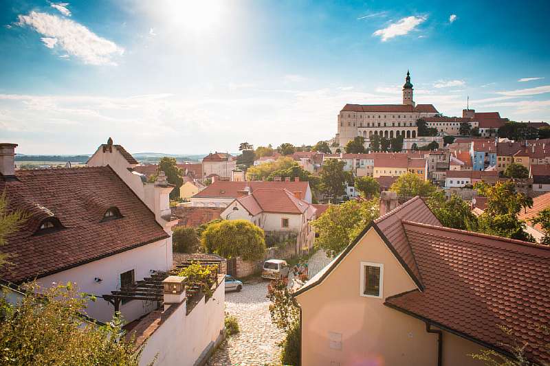 Какая средняя зарплата в Европе Какая средняя зарплата в Европе