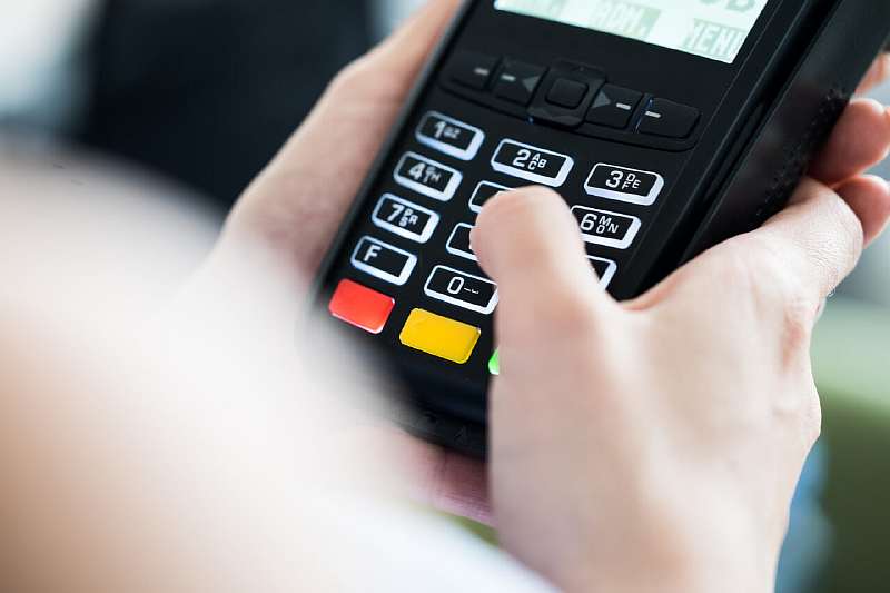 6 уловок ценообразования, которые используют продавцы, чтобы выманить ваши деньги 6 уловок ценообразования, которые используют продавцы, чтобы выманить ваши деньги