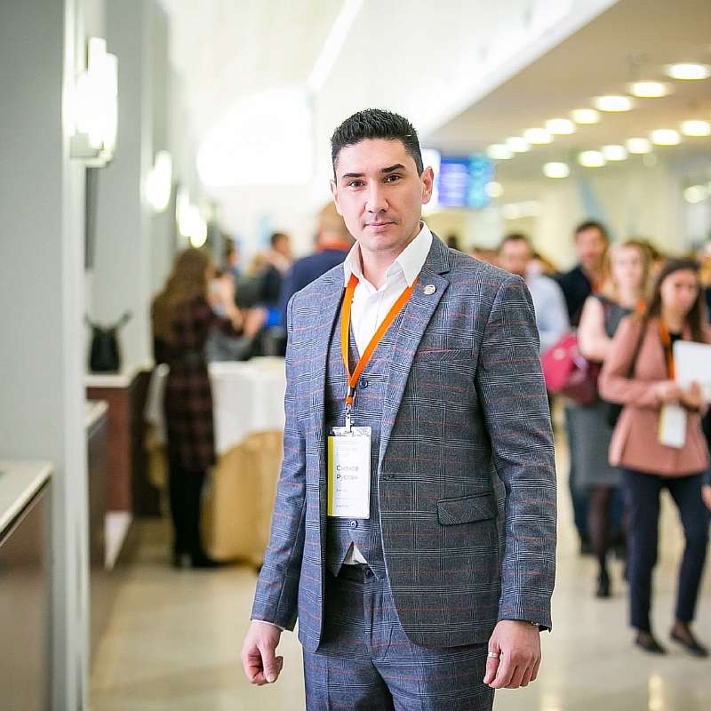 Смаков Руслан, директор по развитию направления «Услуги» в компании «Акелон»